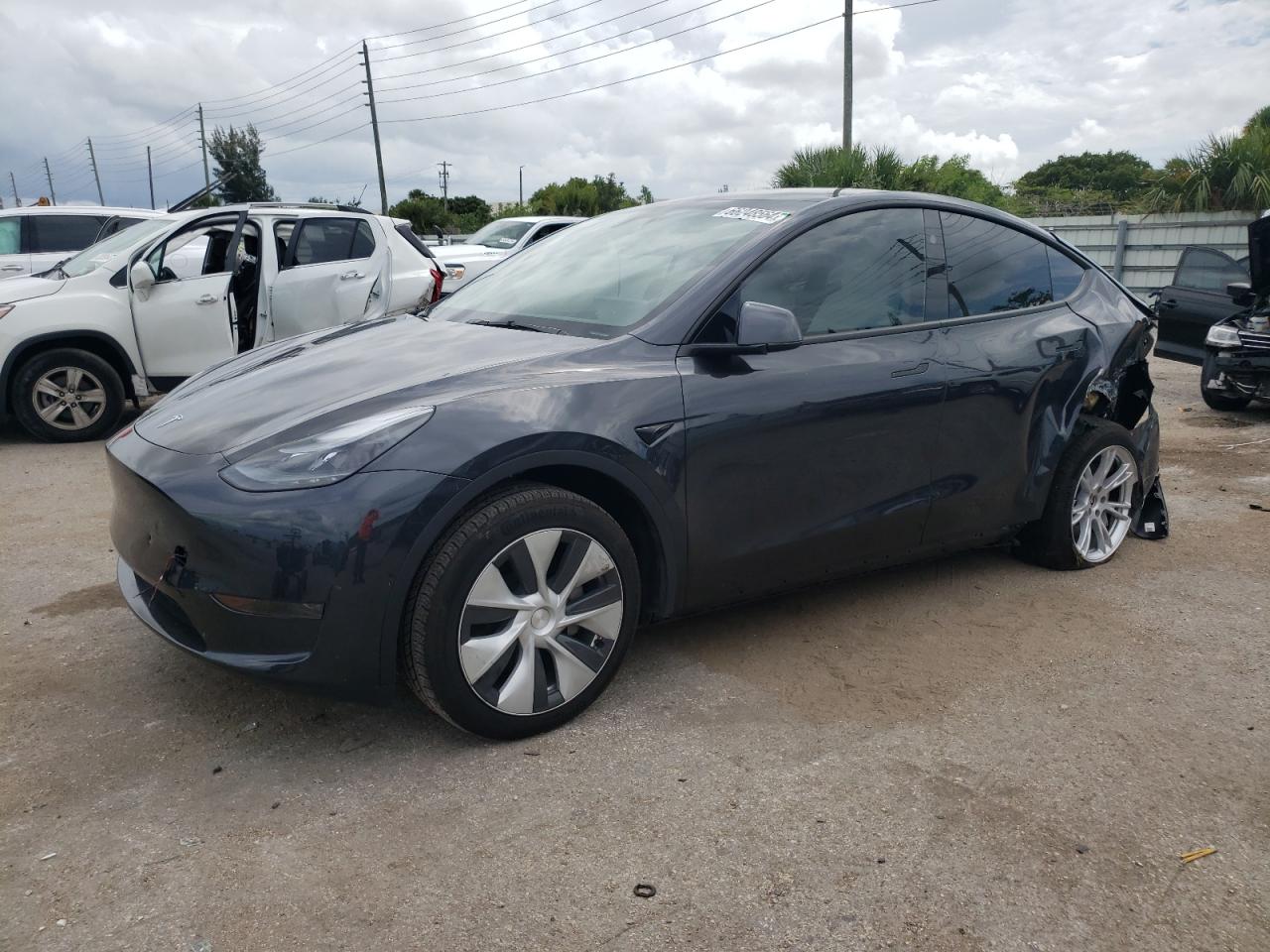 7SAYGDED3RF038406 2024 TESLA MODEL Y - Image 1