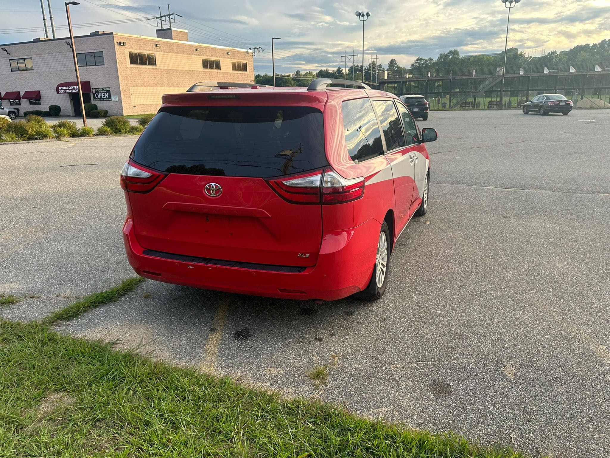 2017 Toyota Sienna Xle vin: 5TDYZ3DC4HS818029