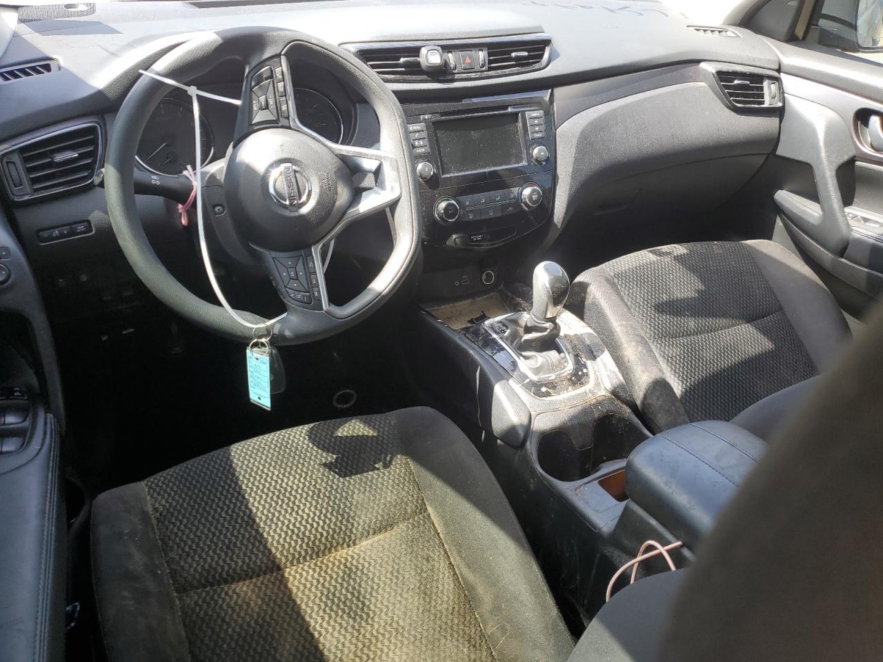 2020 Nissan Rogue - Image 8