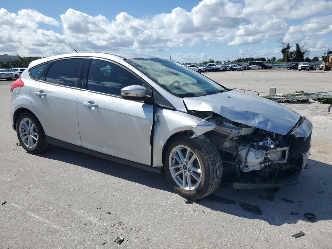 2016 Ford Focus Se VIN: 1FADP3K29GL382010 Lot: 66160494