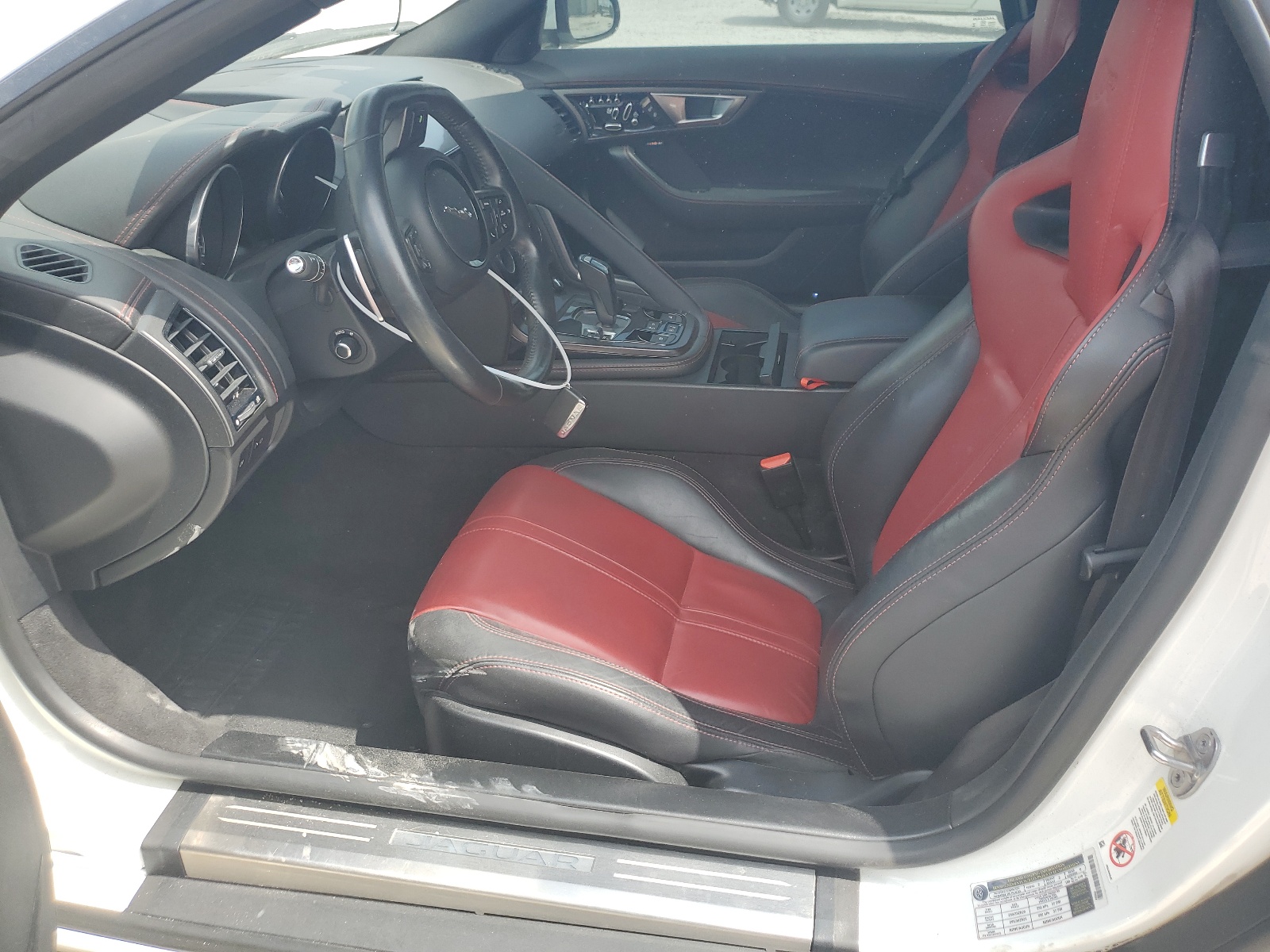 SAJWJ6HL7GMK31846 2016 Jaguar F-Type R