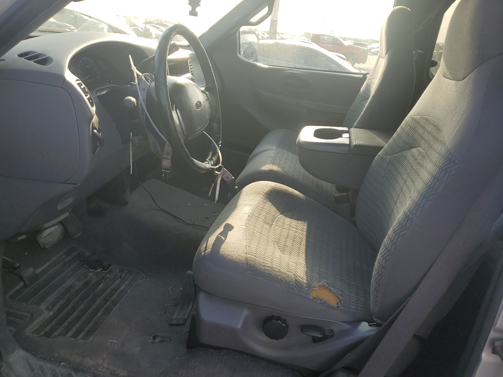 1FTZX0722YKB25043 2000 Ford F150