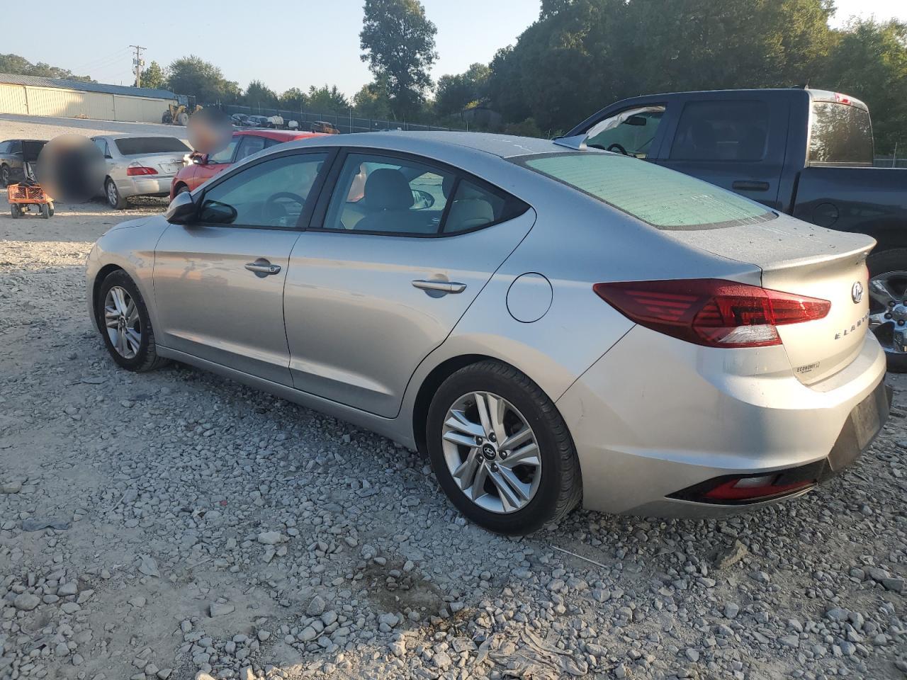 2020 Hyundai Elantra - Image 2