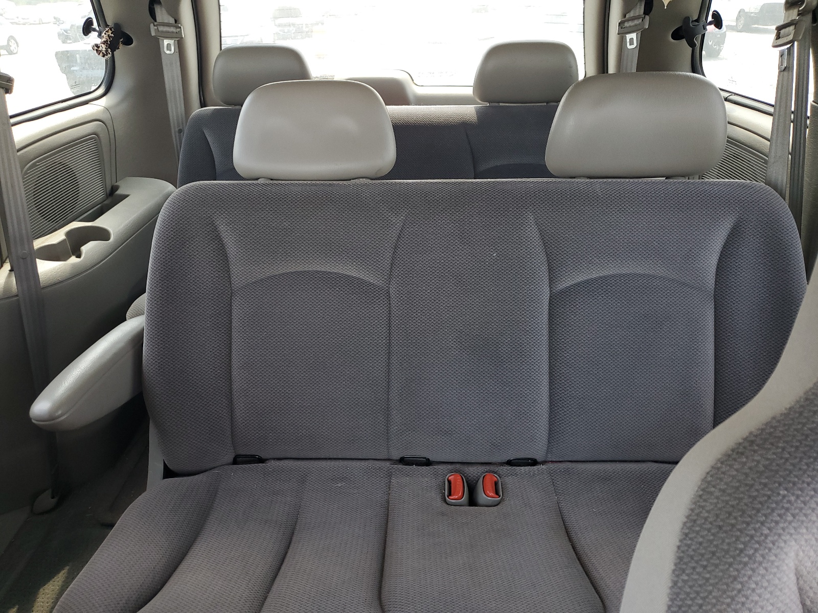 1B4GP253X2B647714 2002 Dodge Caravan Se