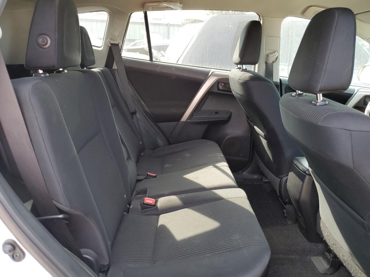 2T3BFREV4FW293552 2015 Toyota Rav4 Le
