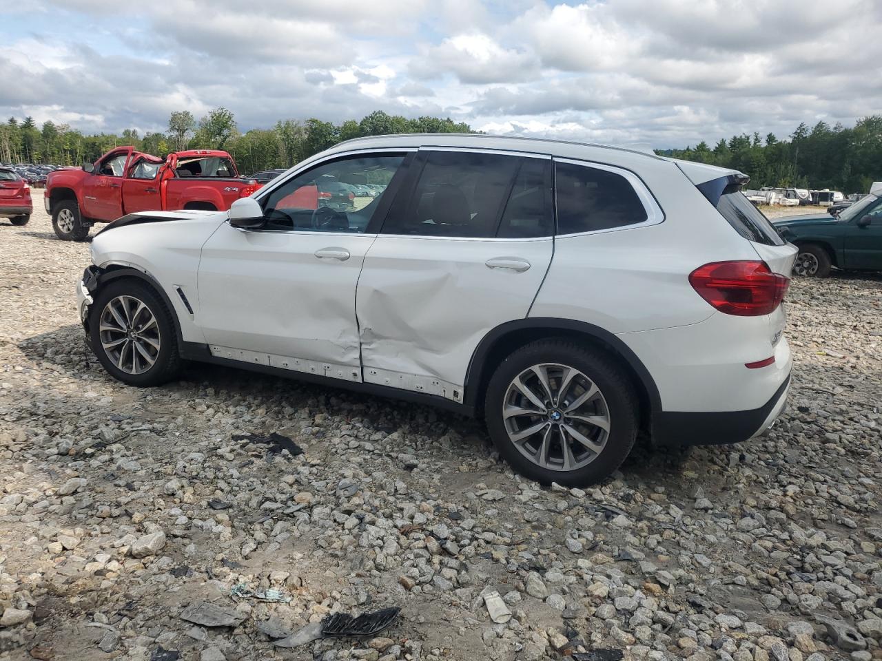 VIN 5UXTR9C58KLD98897 2019 BMW X3 no.2