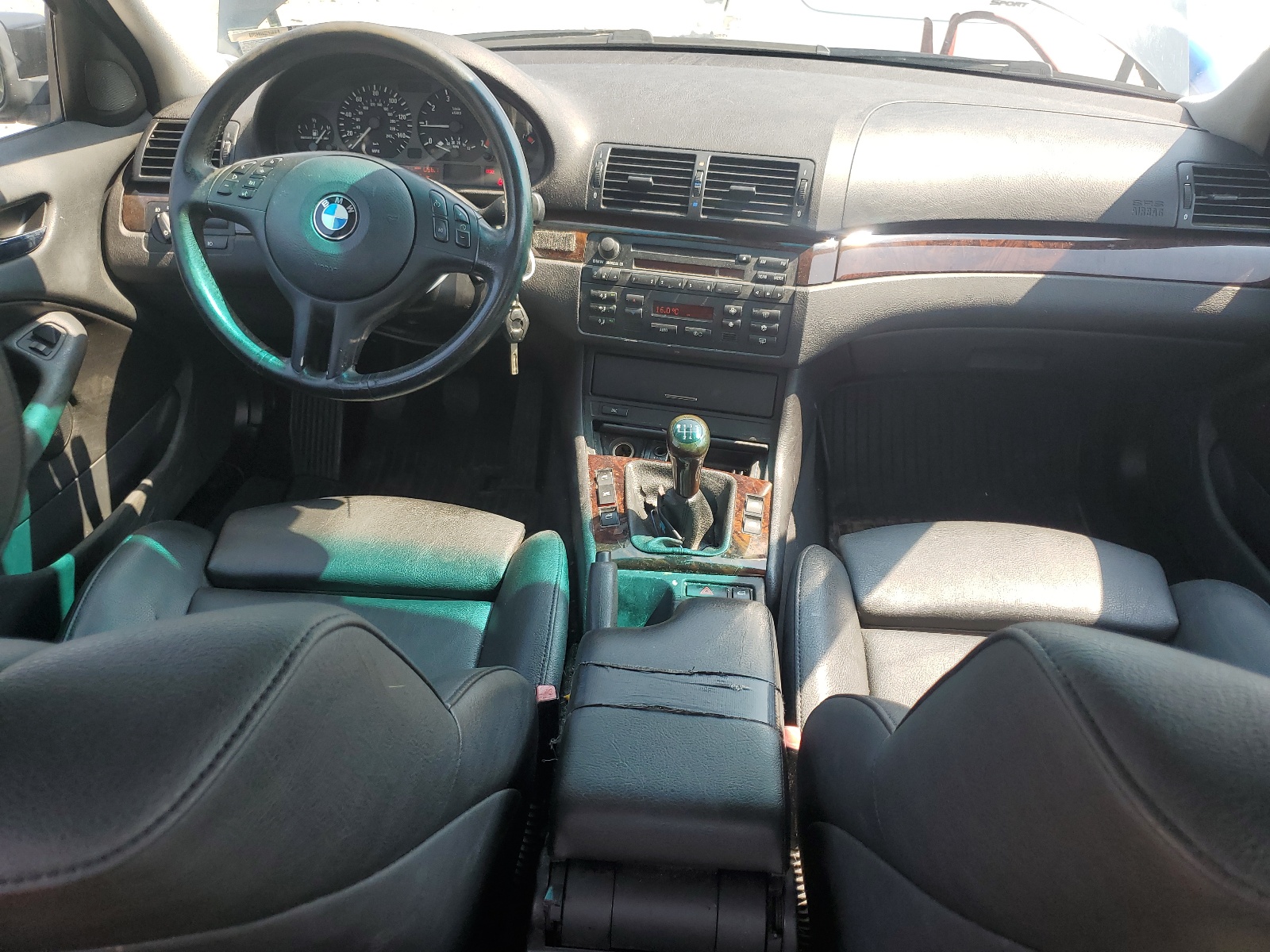 WBAEV33404KL62084 2004 BMW 325 I