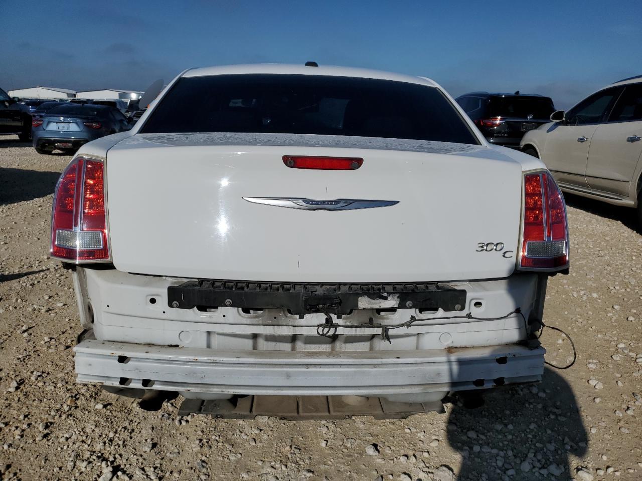 2C3CA6CT3BH598574 2011 Chrysler 300C