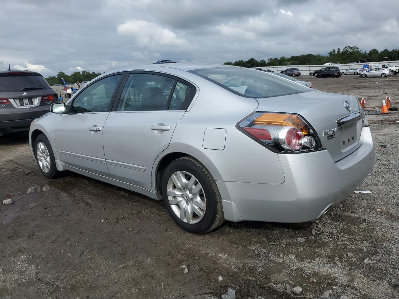 2012 Nissan Altima - Image 2