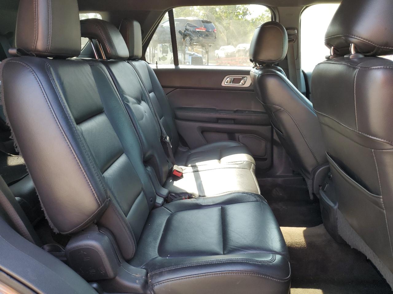 2015 Ford Explorer - Image 11