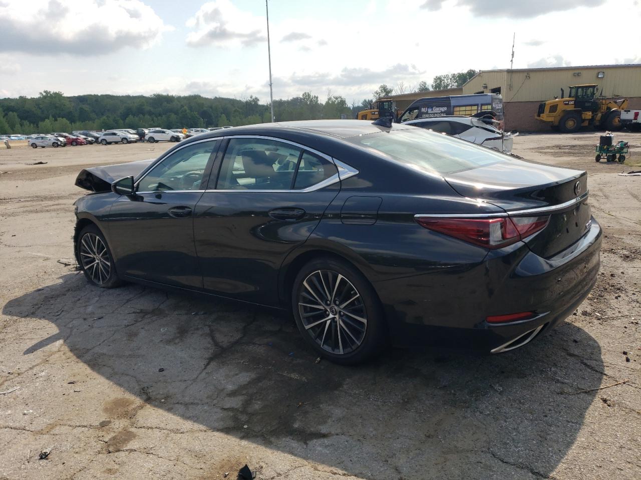 58ADZ1B11NU138394 2022 LEXUS ES - Image 2