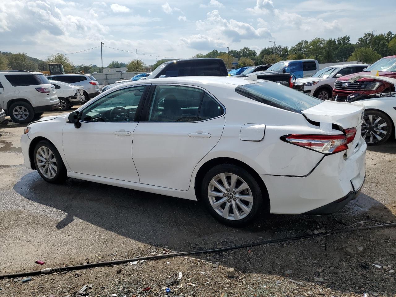 4T1B11HK5KU187681 2019 TOYOTA CAMRY - Image 2