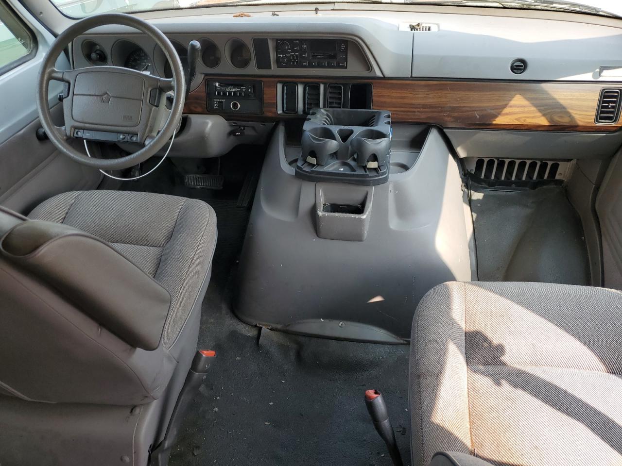 1997 Dodge Ram Wagon B3500 VIN: 2B5WB35Z2VK520812 Lot: 67384704