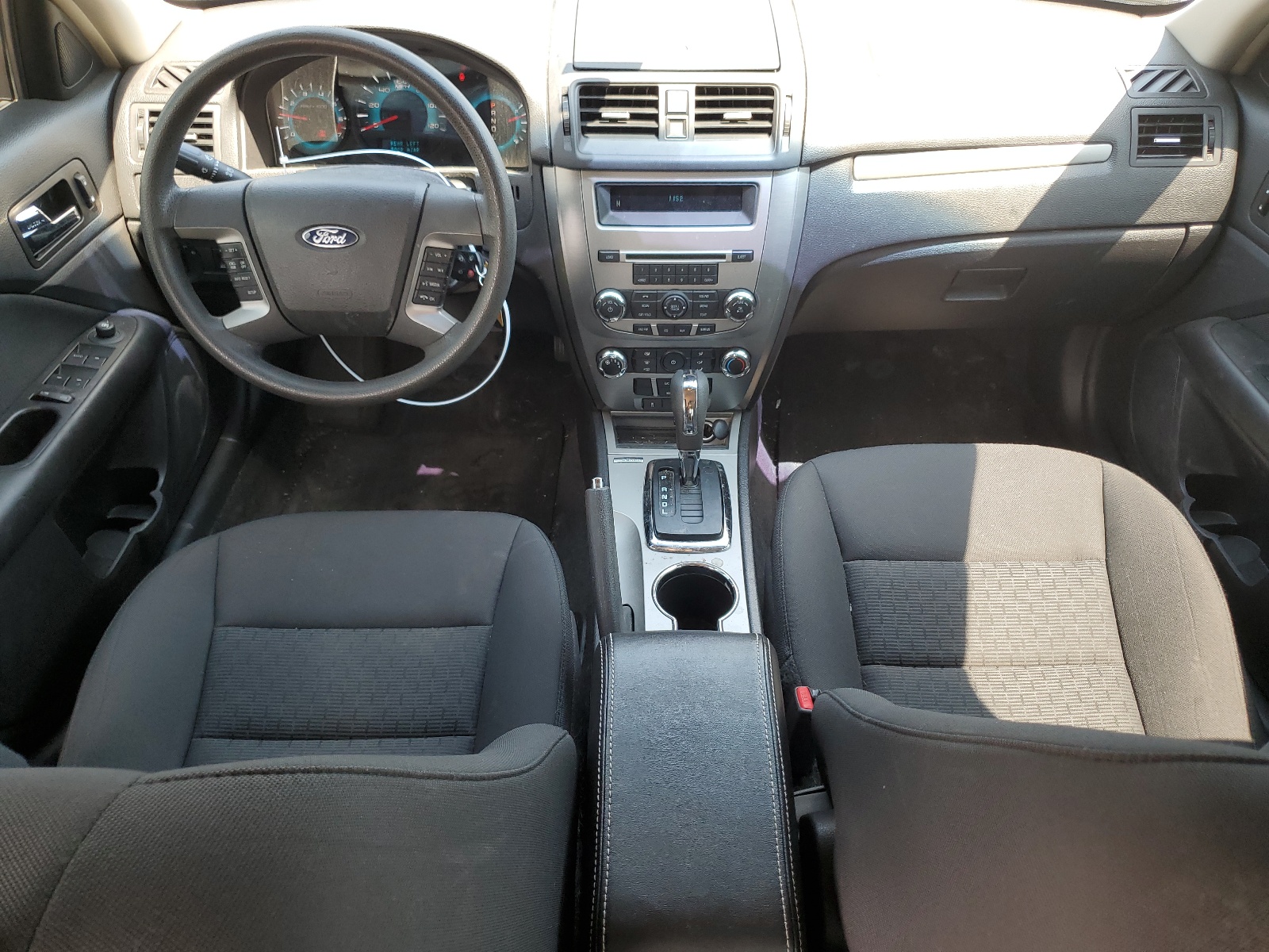 3FAHP0HA6AR223906 2010 Ford Fusion Se