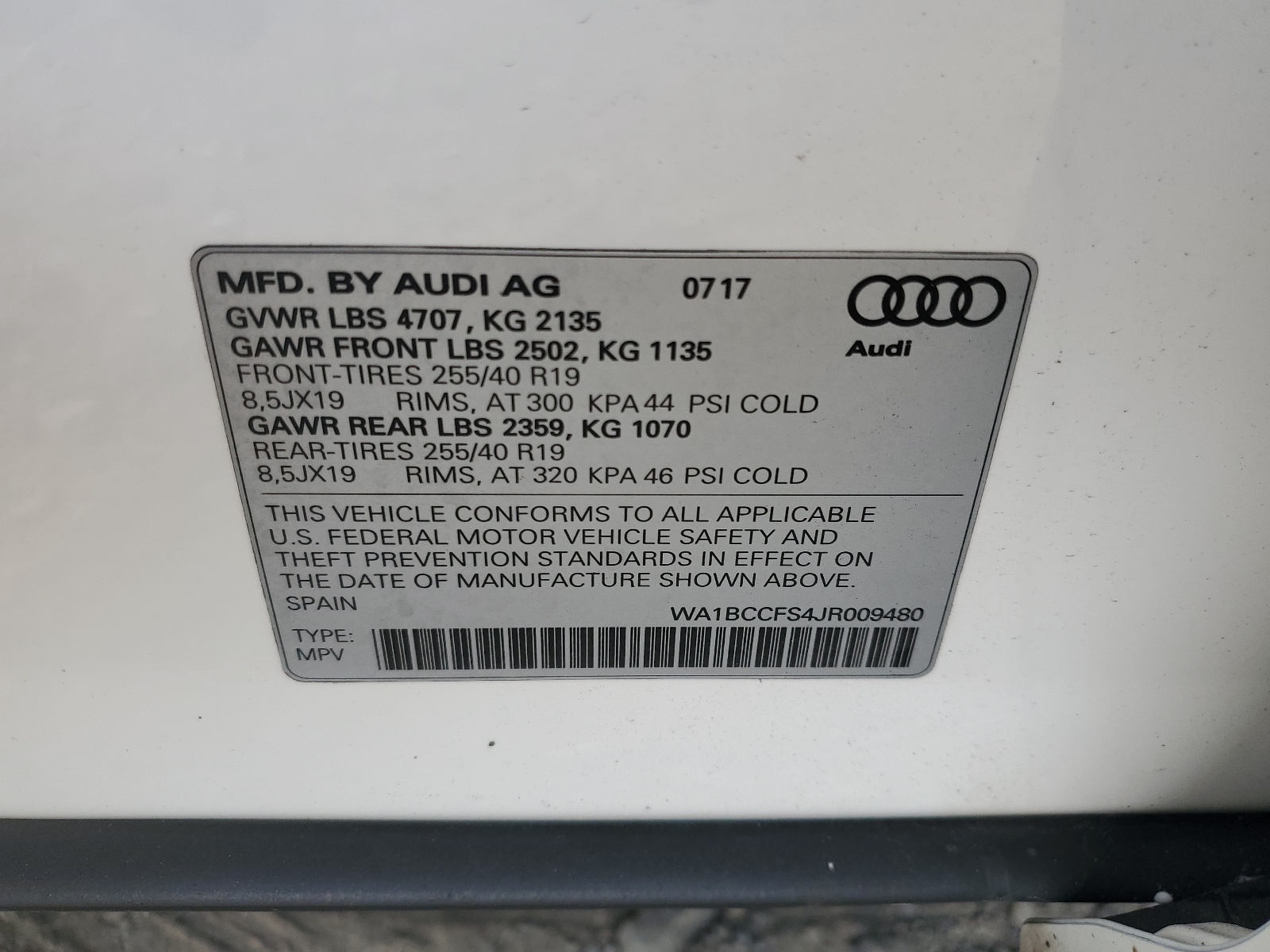 WA1BCCFS4JR009480 2018 Audi Q3 Premium