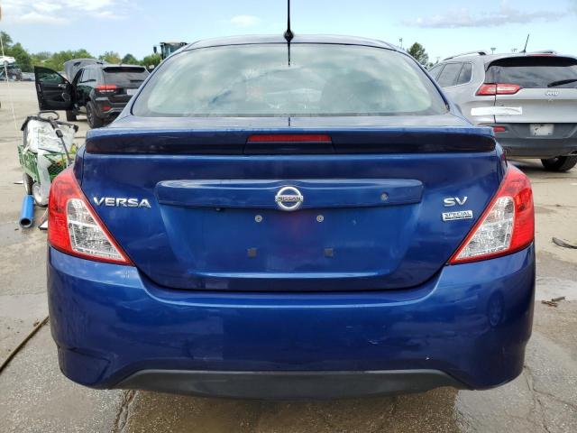  NISSAN VERSA 2018 Синий