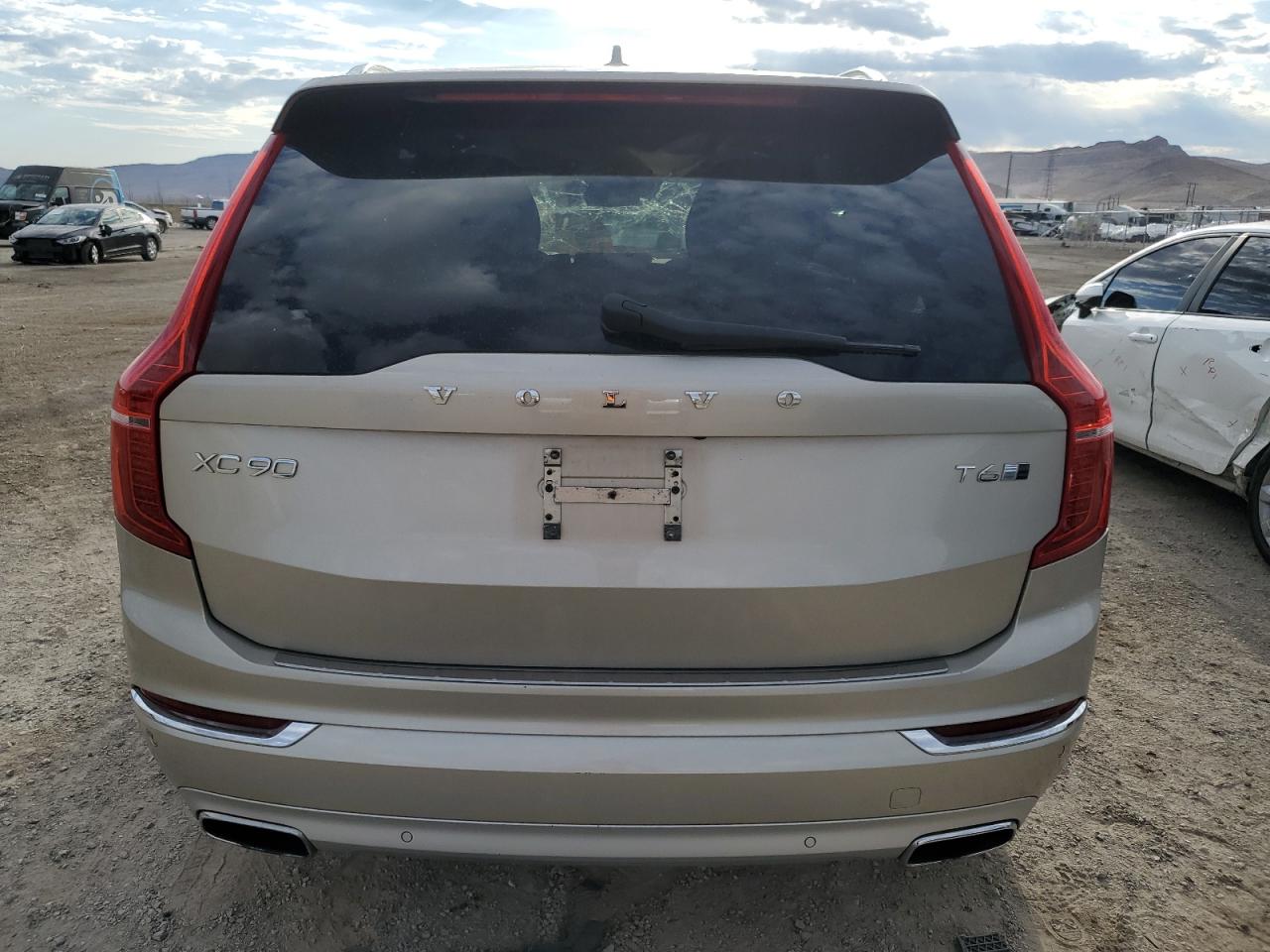 YV4A22PL1J1215244 2018 Volvo Xc90 T6