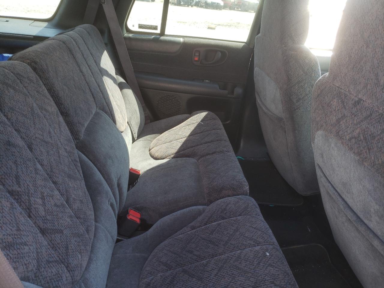 1998 GMC Jimmy VIN: 1GKDT13W8W2569355 Lot: 65409604