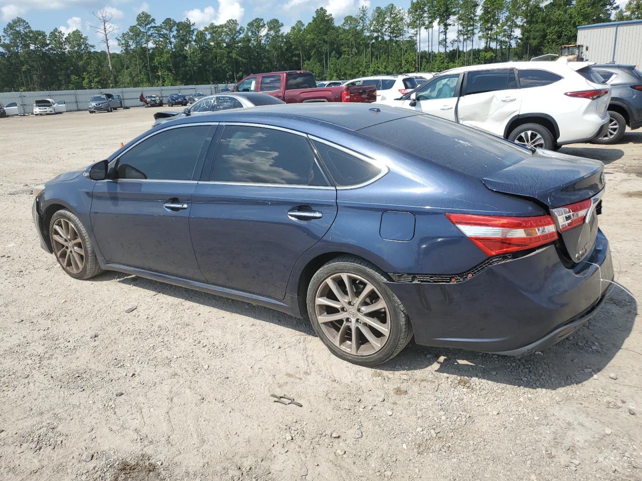 4T1BK1EB6FU151876 2015 TOYOTA AVALON - Image 2