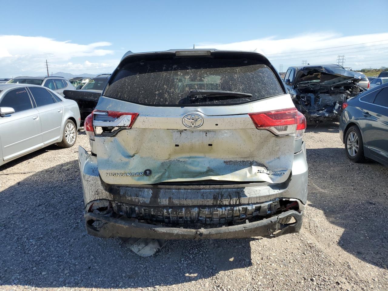 5TDJZRFH0JS848048 2018 Toyota Highlander Se