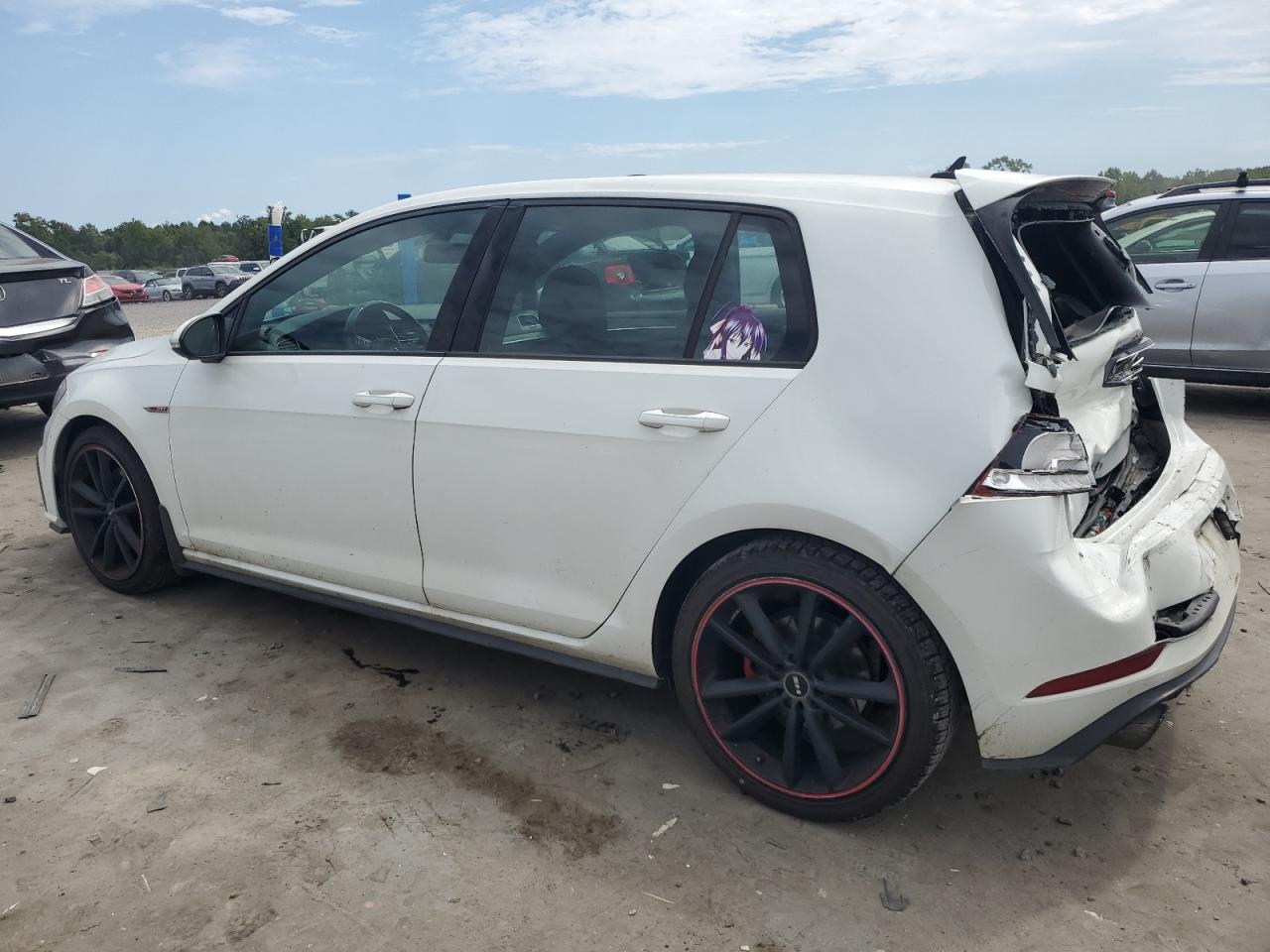 3VW447AU2JM259908 2018 VOLKSWAGEN GTI - Image 2