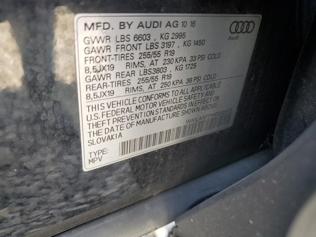 WA1LAAF71HD032572 2017 Audi Q7 Premium Plus