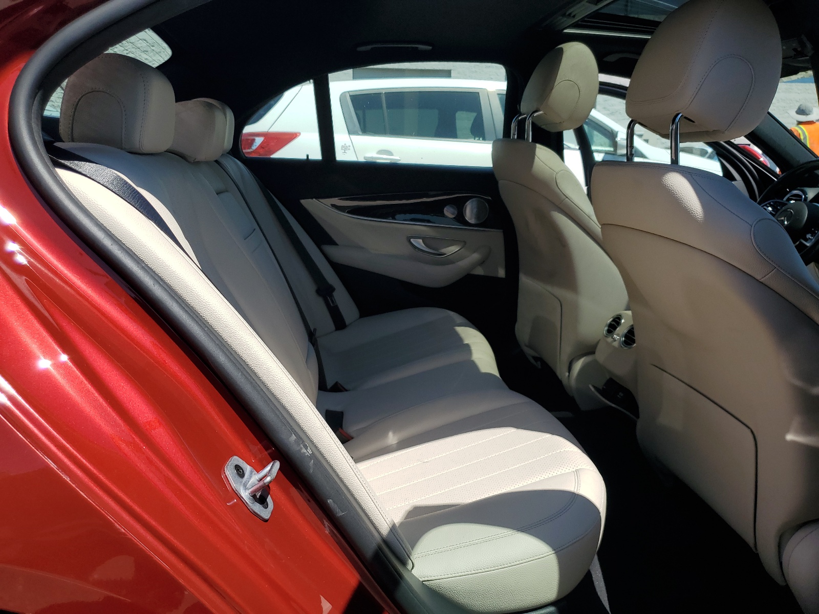 WDDZF4JB8KA580842 2019 Mercedes-Benz E 300