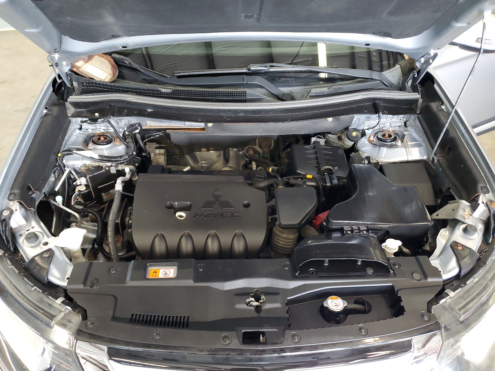 JA4AZ3A32HZ056365 2017 Mitsubishi Outlander Se