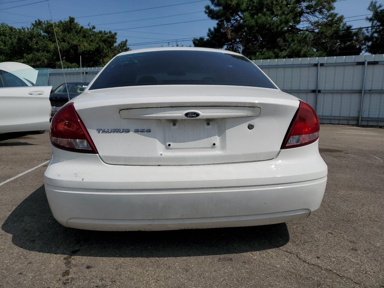 2004 Ford Taurus Ses VIN: 1FAFP55264A208063 Lot: 68896234