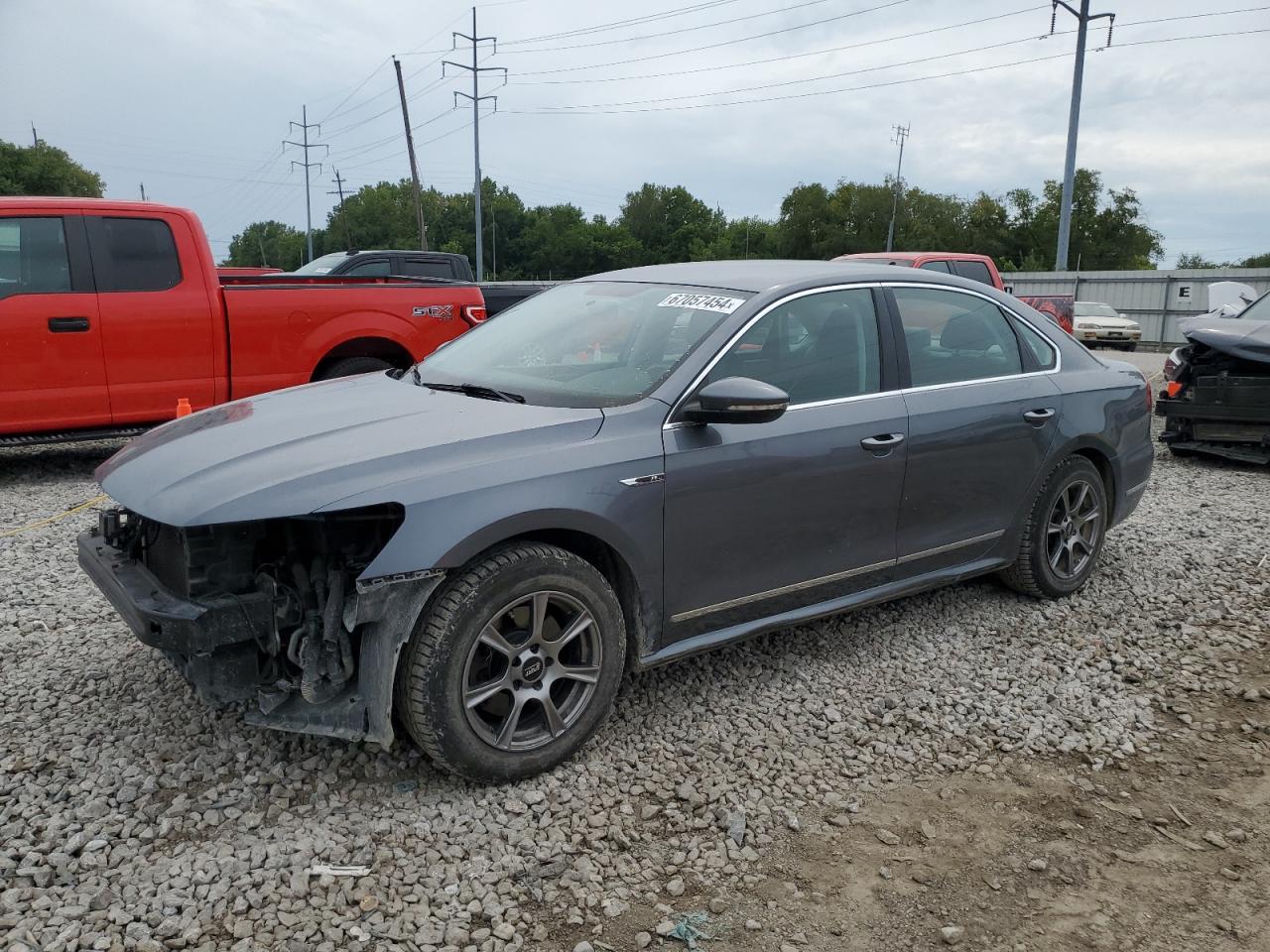 2017 Volkswagen Passat - Image 1