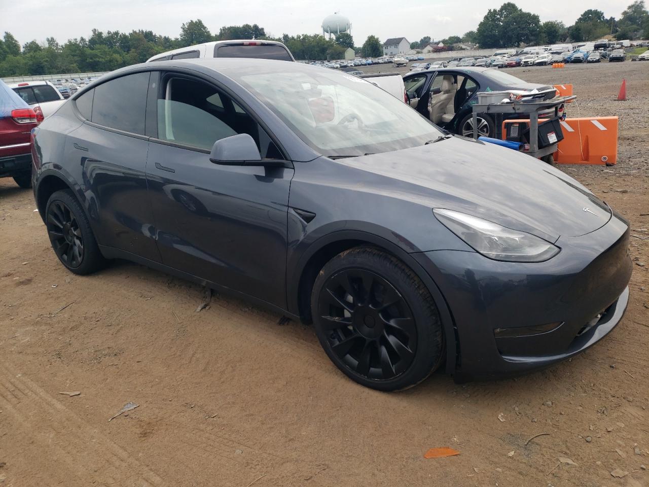 7SAYGDEE2PF695946 Tesla Model Y  4