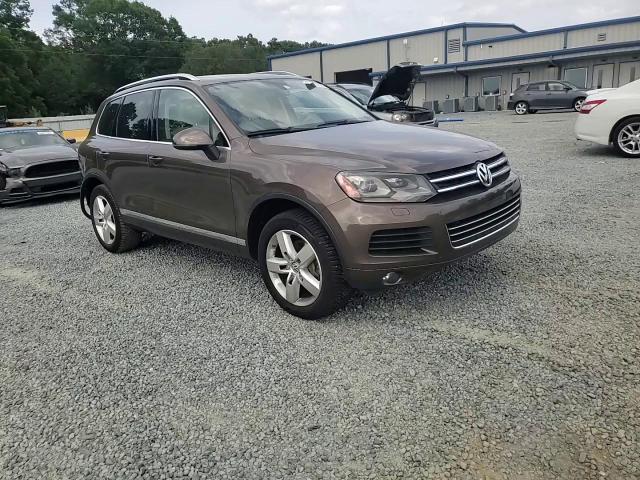 2013 Volkswagen Touareg V6 Tdi VIN: WVGEP9BP5DD007536 Lot: 63245934