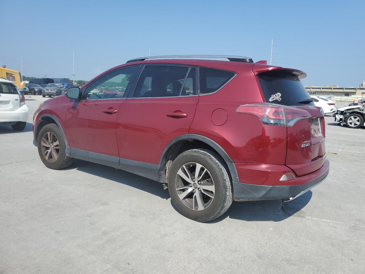 JTMWFREV8JD131916 2018 TOYOTA RAV 4 - Image 2