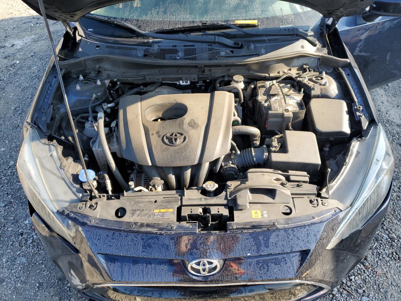 3MYDLBYV7JY322213 2018 Toyota Yaris Ia