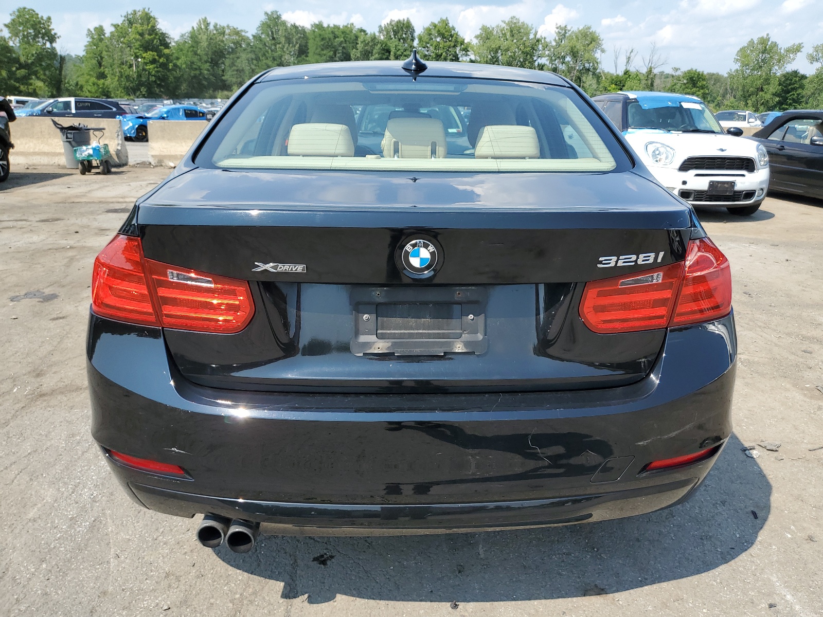 2013 BMW 328 Xi Sulev vin: WBA3B5C54DF592899