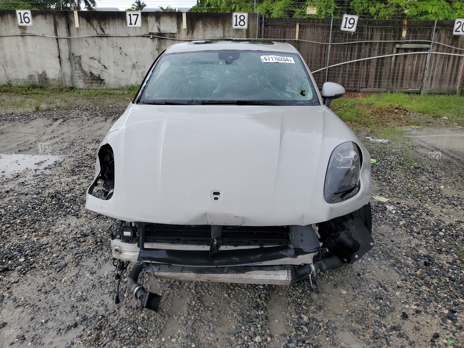 2019 Porsche Macan vin: WP1AA2A54KLB06667