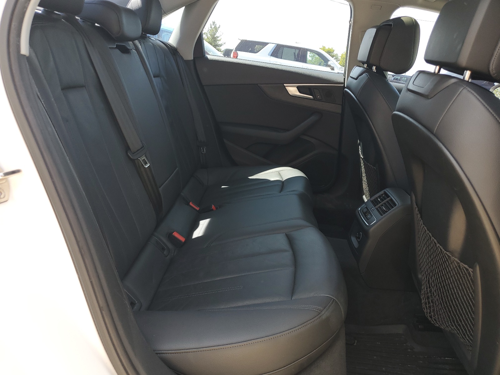 WAUKMAF4XHN055385 2017 Audi A4 Ultra Premium