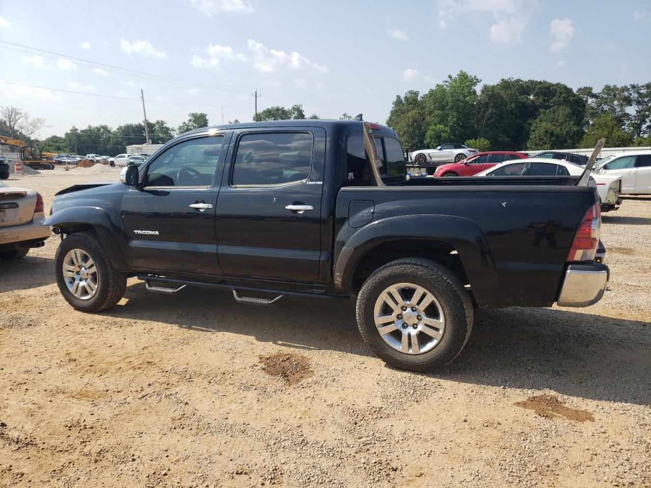 2013 Toyota Tacoma - Image 2