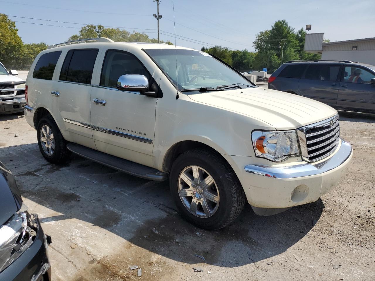 2007 Chrysler Aspen - Image 4