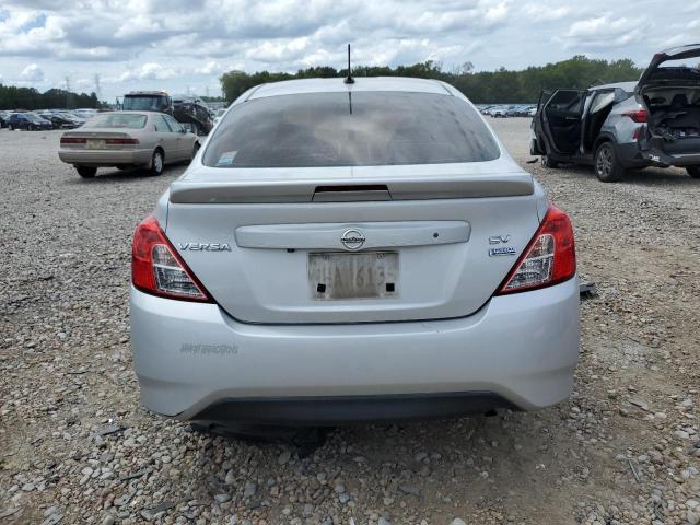  NISSAN VERSA 2019 Silver