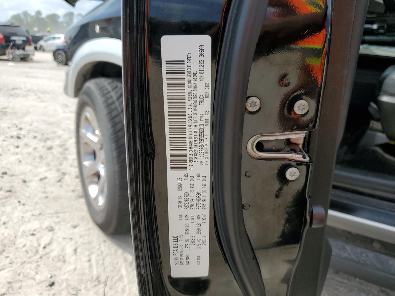 1C6RR6NT9FS592313 2015 Ram 1500 Laramie