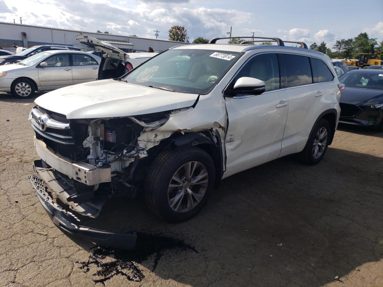 5TDJKRFH2ES042626 2014 Toyota Highlander Xle