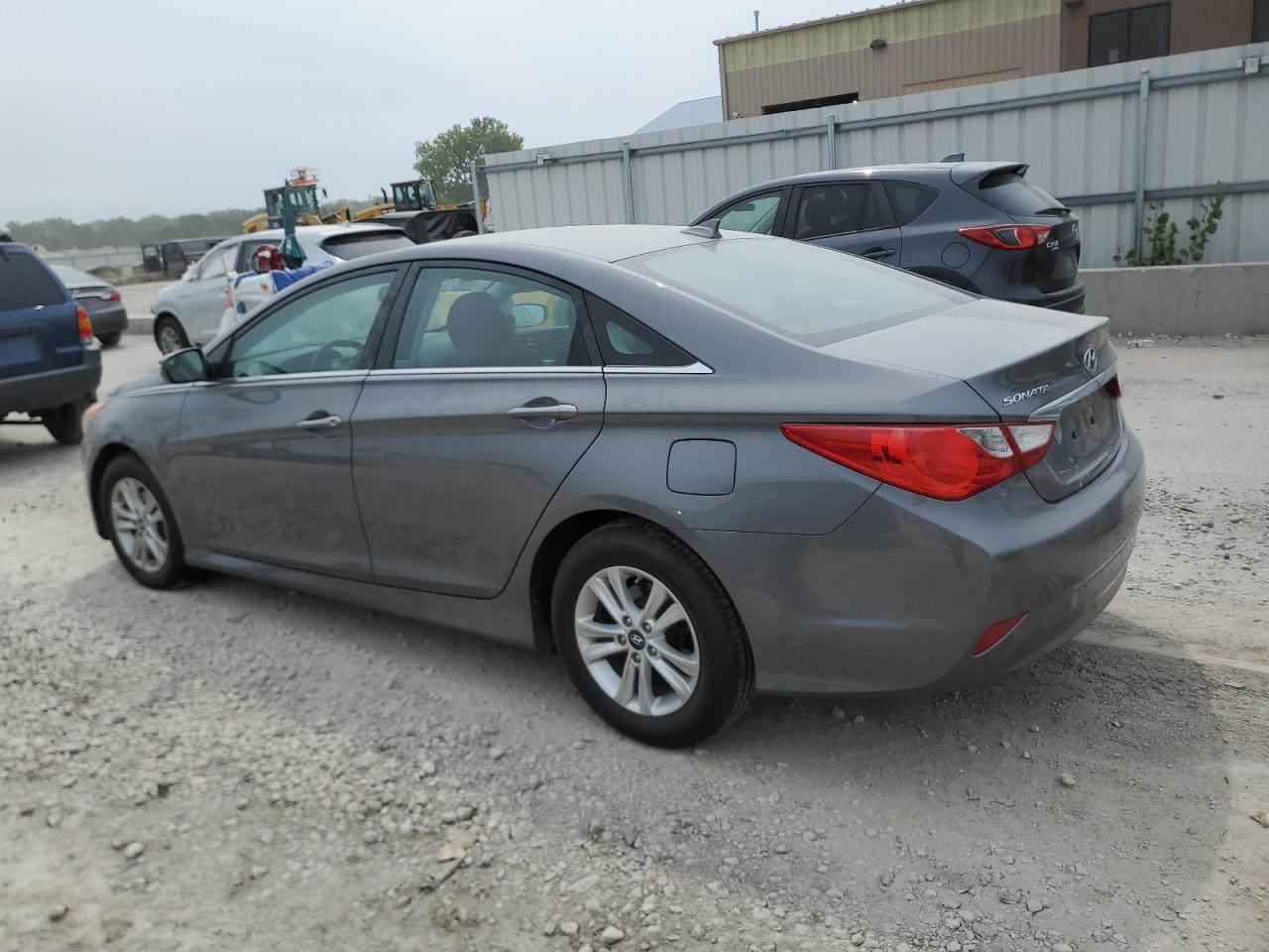2014 Hyundai Sonata - Image 2