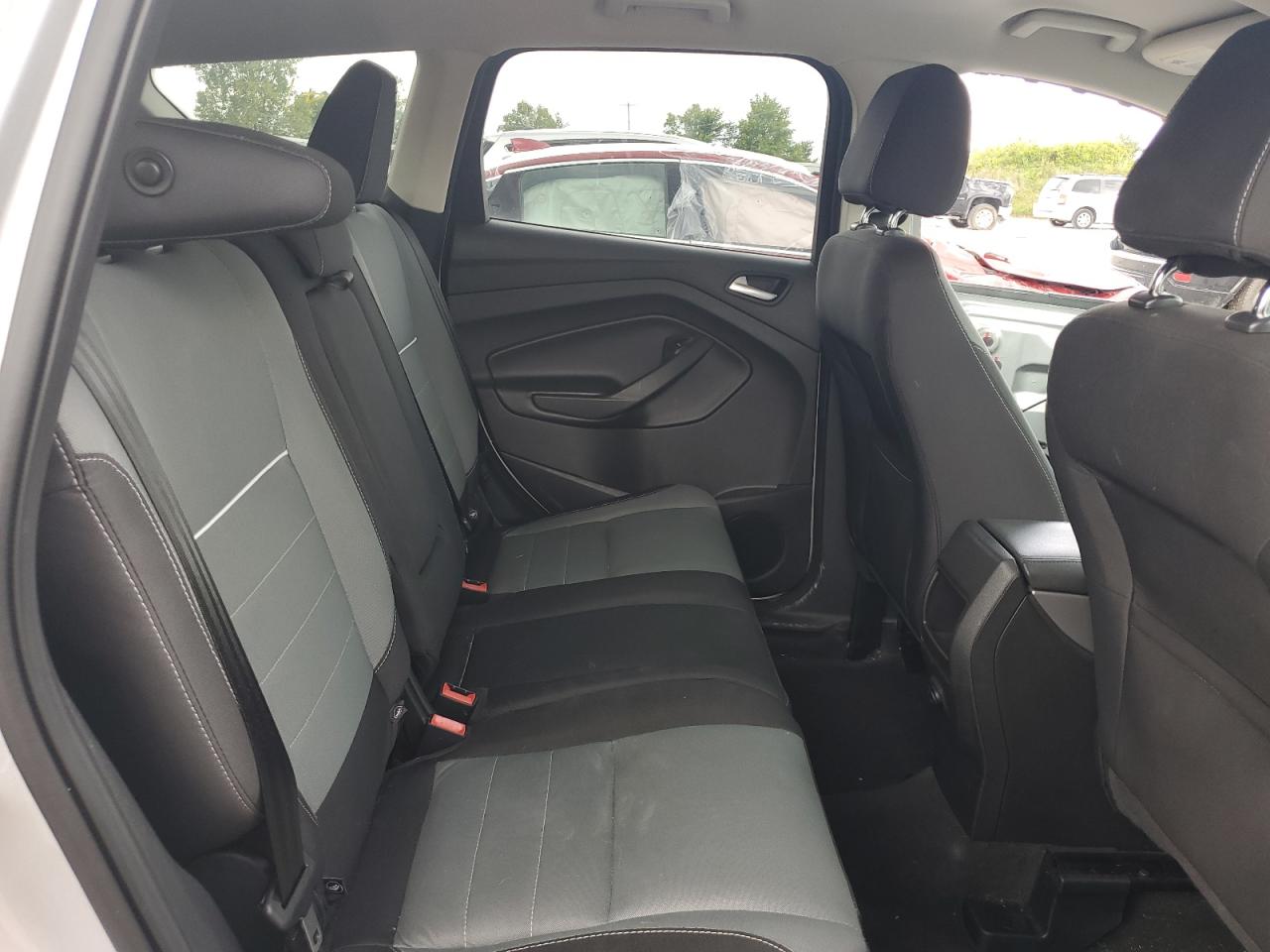 2015 Ford Escape - Image 11