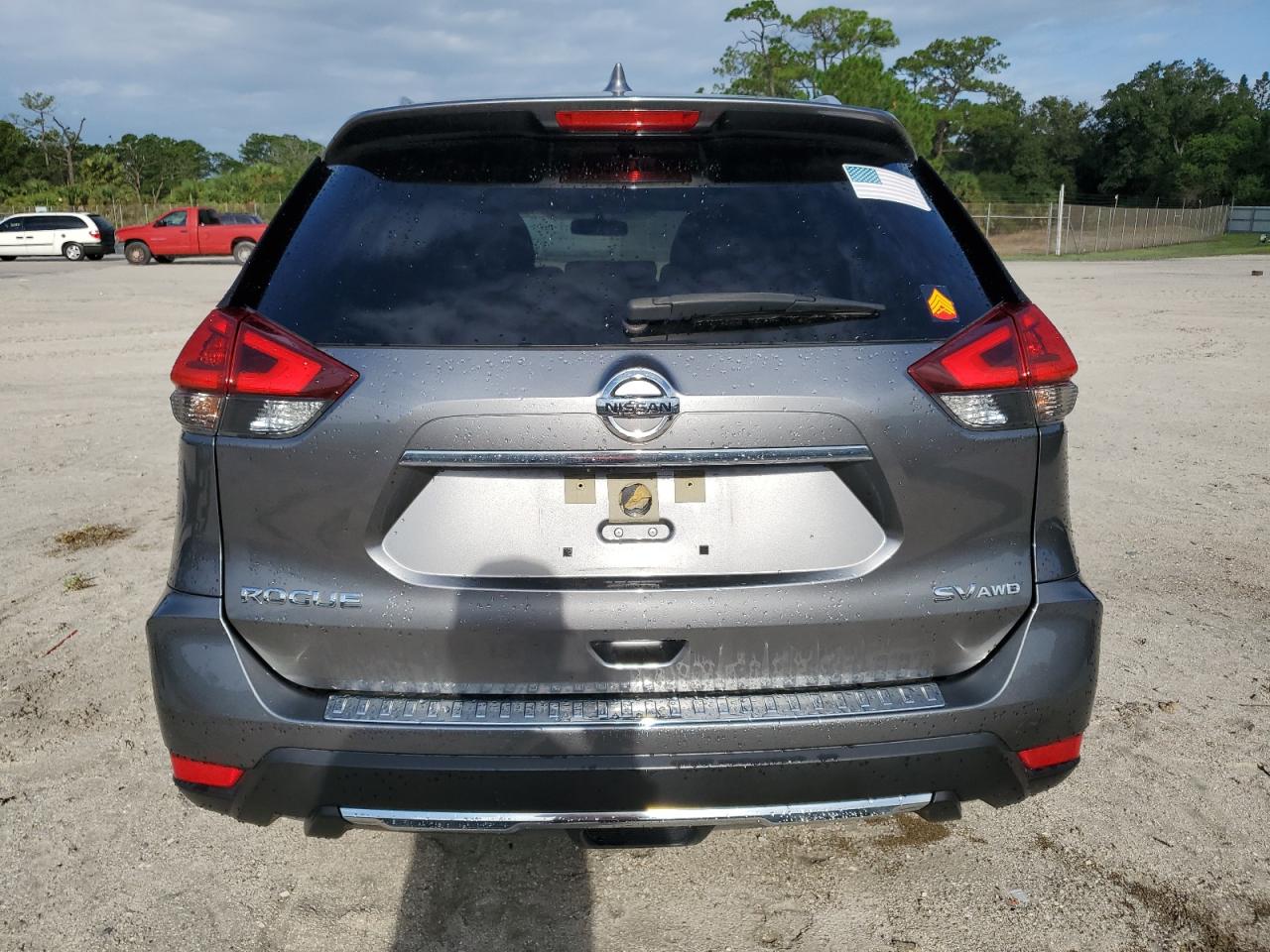 2018 Nissan Rogue S VIN: JN8AT2MV0JW346176 Lot: 67550604