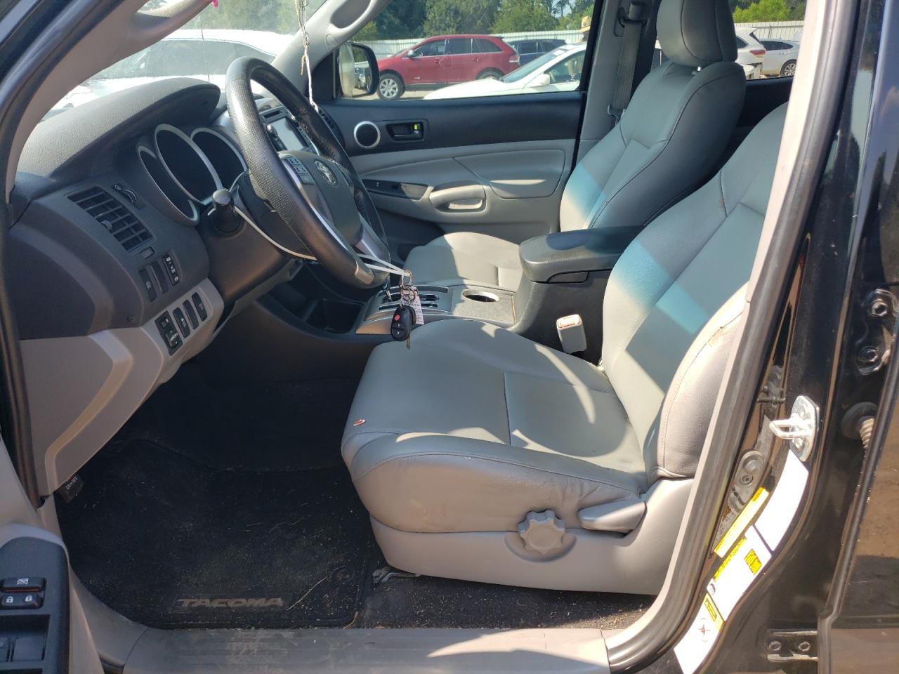 2013 Toyota Tacoma - Image 7