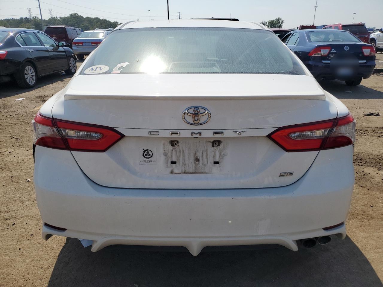 4T1B11HK0JU072775 2018 Toyota Camry L