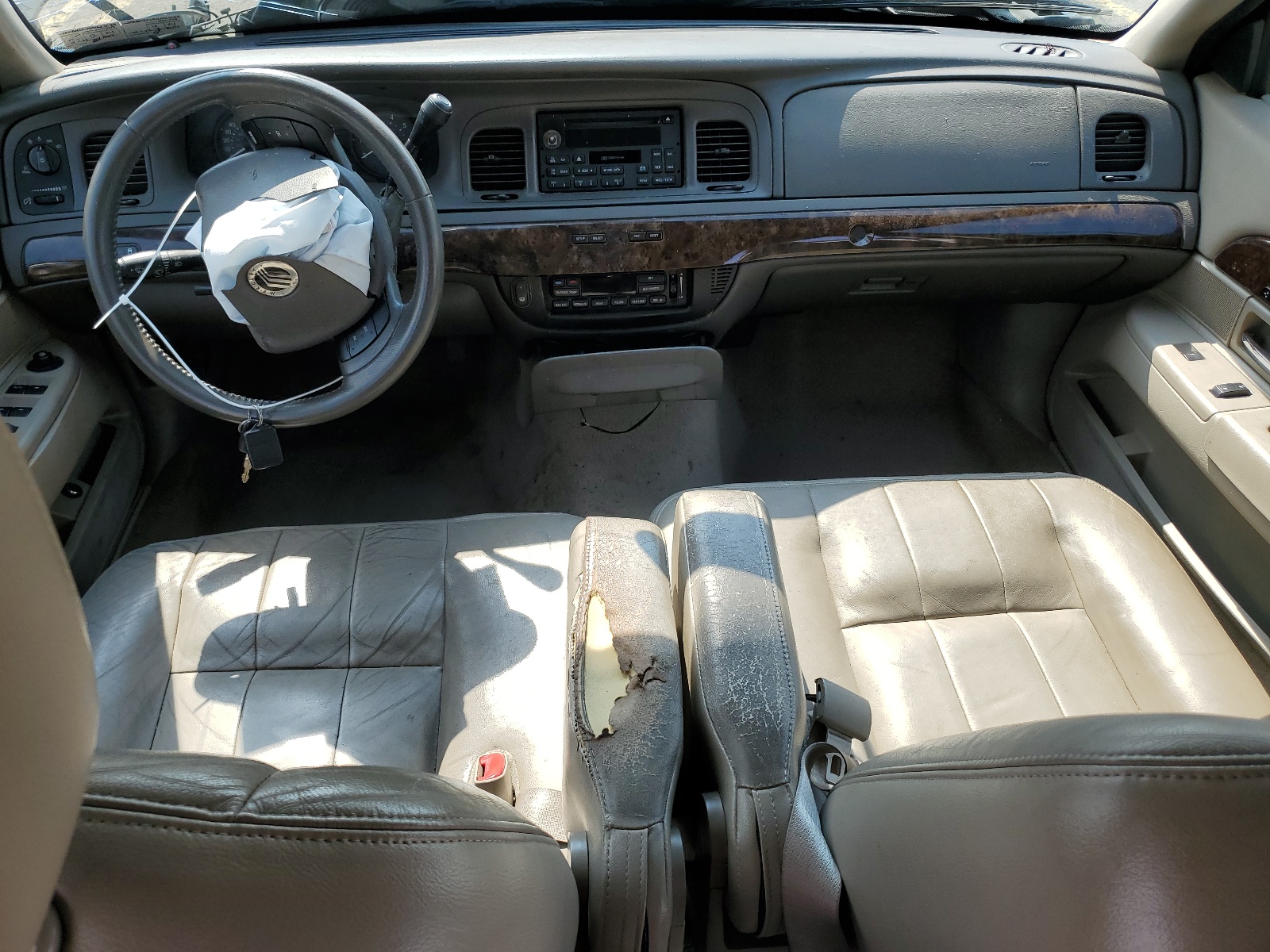 2MEBM7FV8AX623599 2010 Mercury Grand Marquis Ls