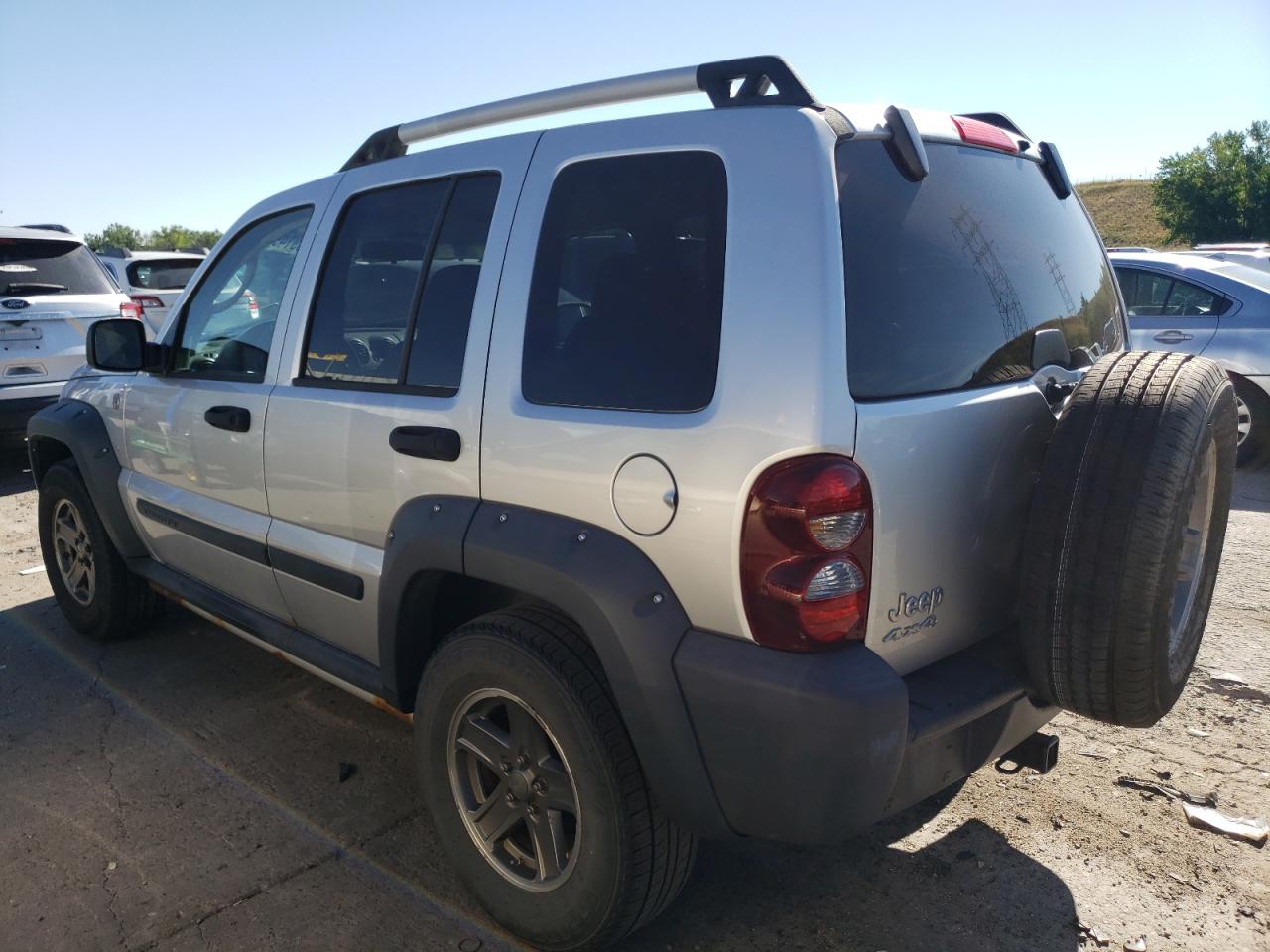 2005 Jeep Liberty (North America) - Image 2