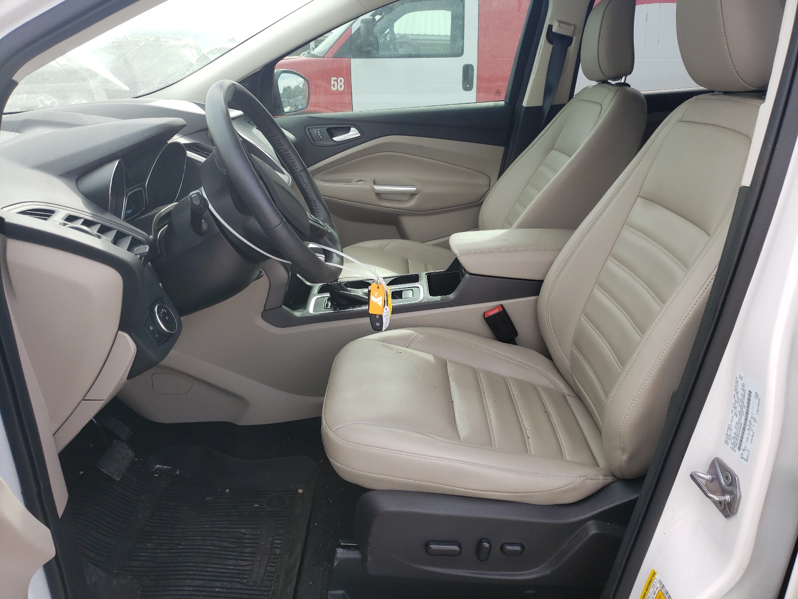 1FMCU0HD4KUA46530 2019 Ford Escape Sel